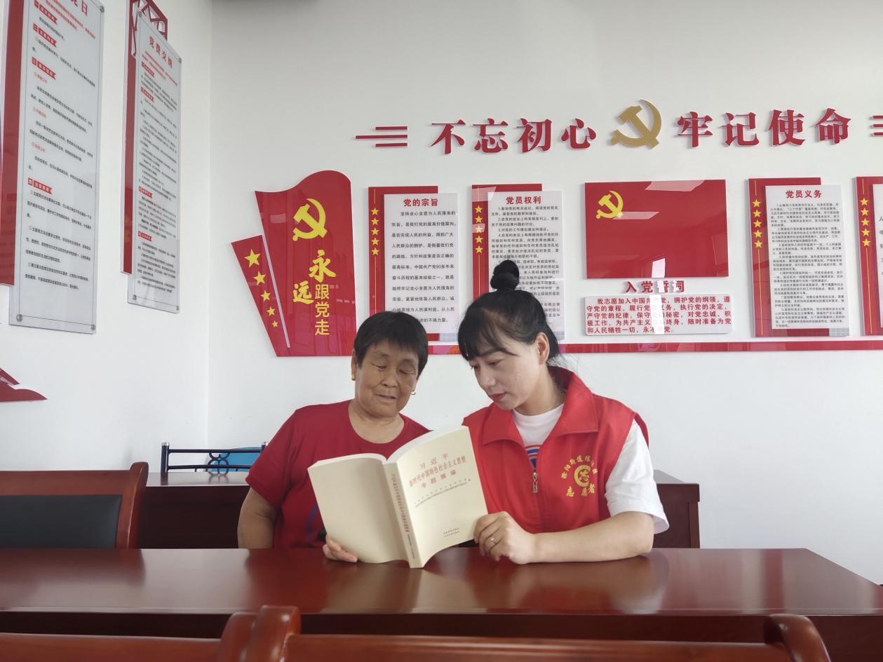 陈湾社区新时代文明实践站开展学习《习近平新时代中国特色社会主义思想专题摘编》主题活动2.png