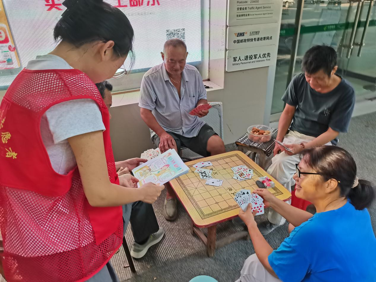 东后街社区新时代文明实践站开展“反餐饮浪费、践行倡导光盘行动”科普宣传活动3.png