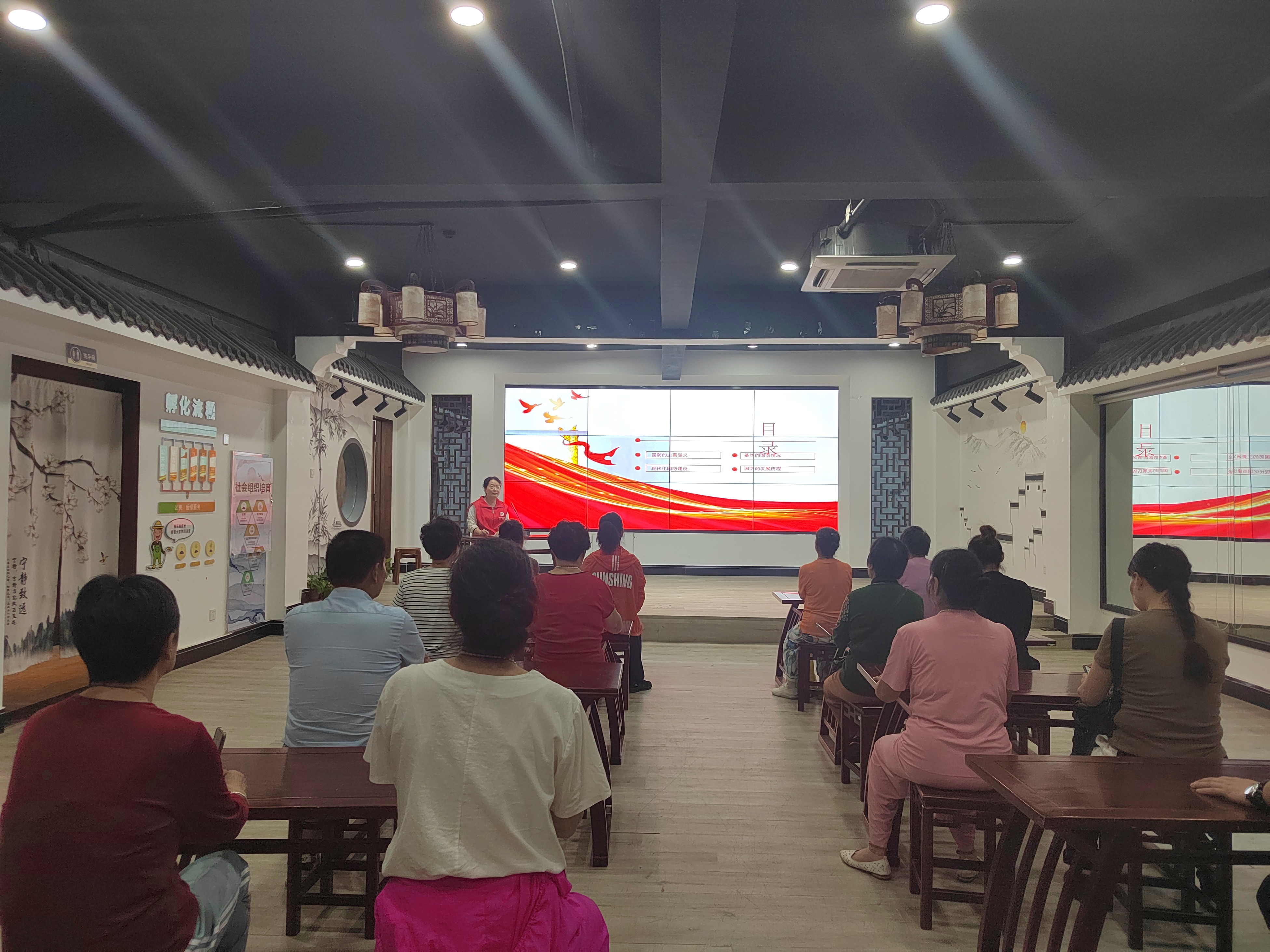 龙池社区新时代文明实践站开展“踔厉奋发强国防 勇毅前行向复兴”全民国防教育日主题宣传活动2.png