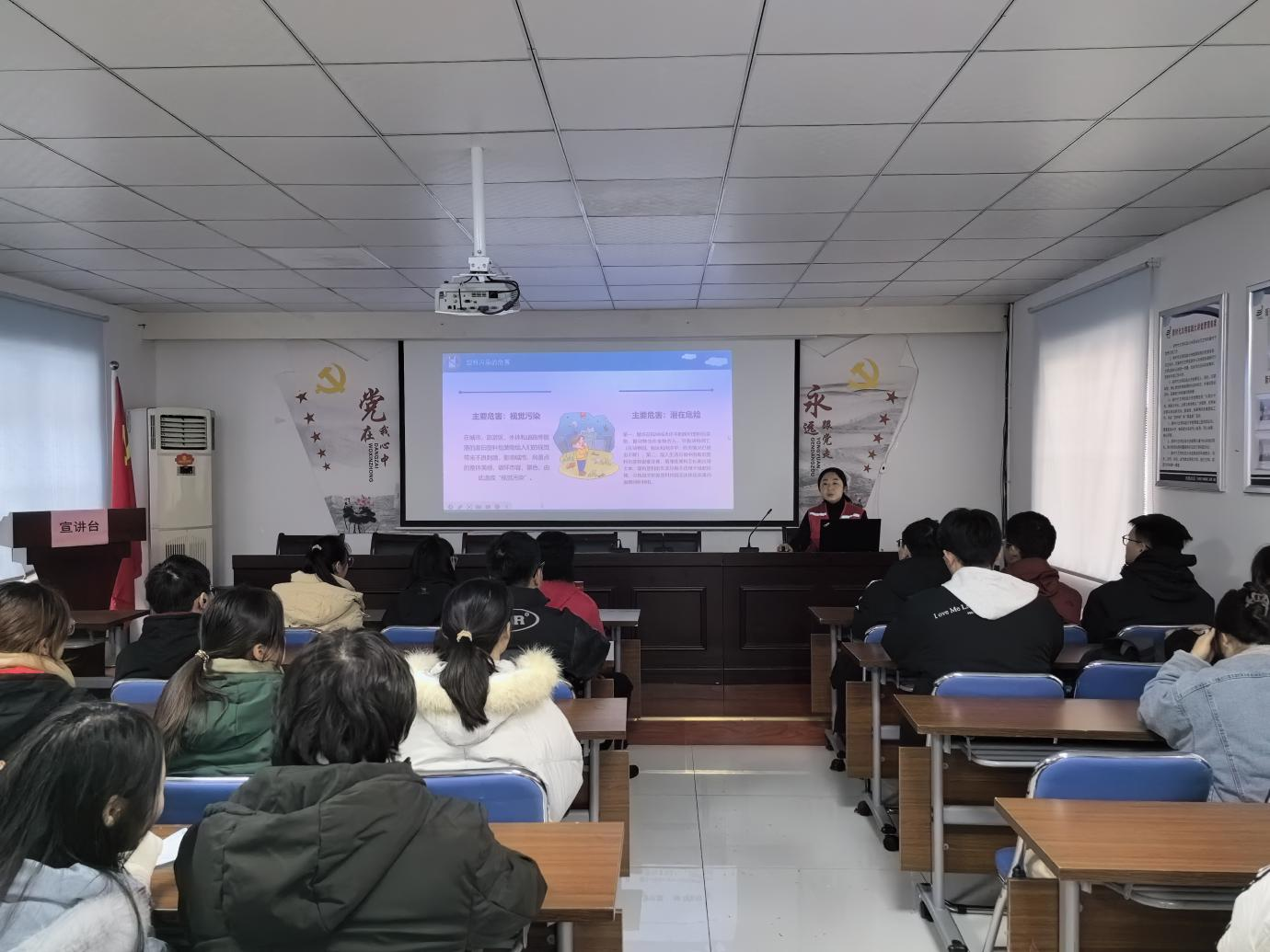 12月15日，凤凰社区新时代文明实践站开展“防治塑料污染，践行低碳生活”原材料节约主题宣传教育活动2.png