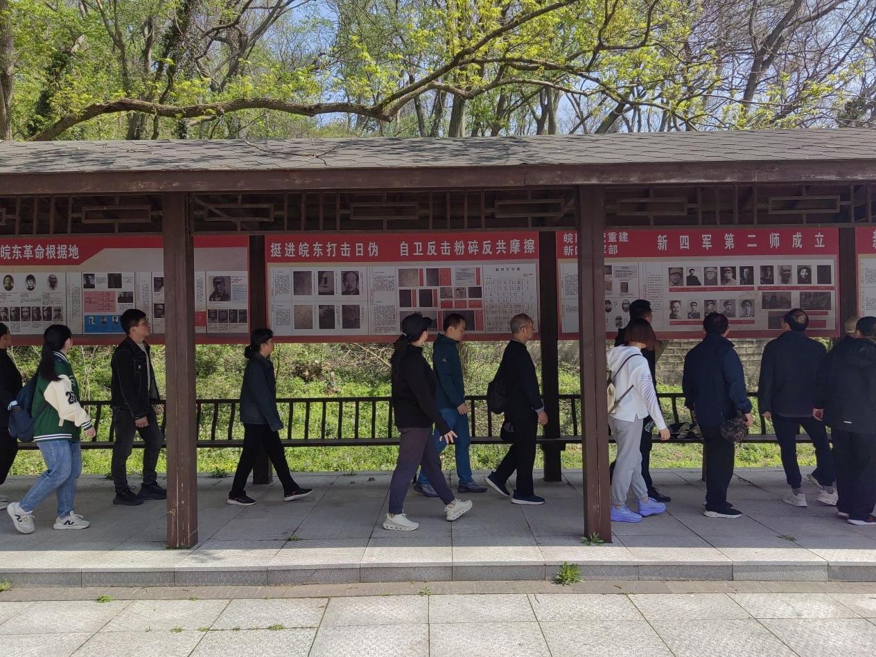 4月1日，紫薇社区新时代文明实践站开展缅怀英烈筑忠魂 传承红色树新风——2024年“我们的节日·清明节 ”主题活动 2.png