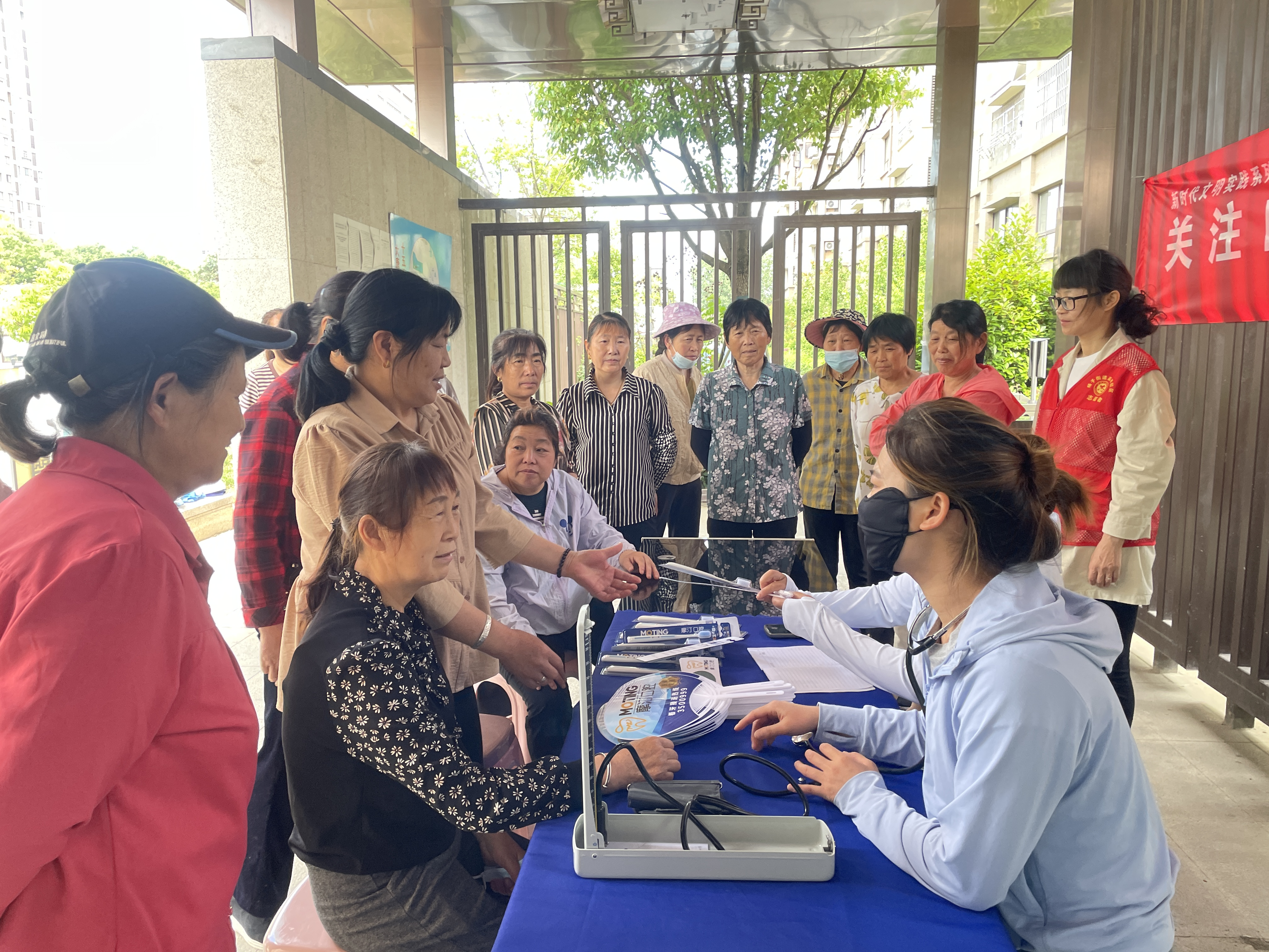 5月29日,高桥社区新时代文明实践站开展＂关注口腔健康 我们在行动＂主题义诊活动2.png